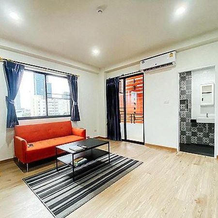 Gp House Apartment - Private Suite Room Sukhumvit 81 Bts Onnut Bangkok Extérieur photo